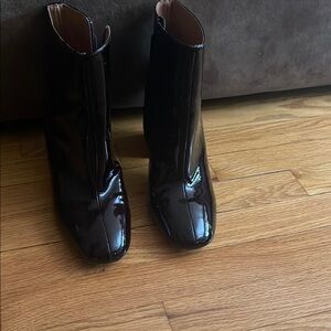 Glossy Black Ankle Boots with Chunky Heel